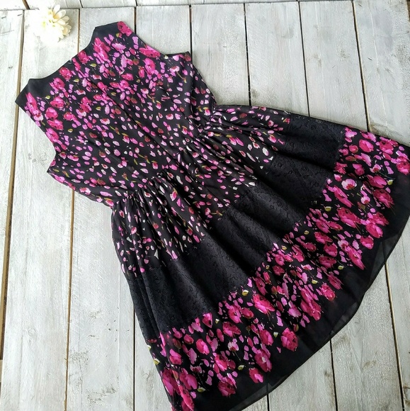 Betsey Johnson Dresses & Skirts - Betsey Johnson Floral & Lace Sleeveless Dress
